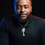 YouTube creator using SFX pack